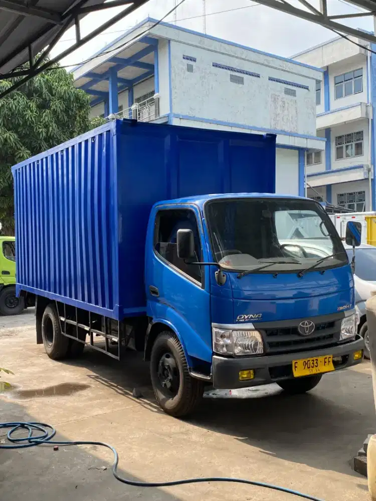 Toyota Dyna 110ET double std box 18.5 kubik 2011
