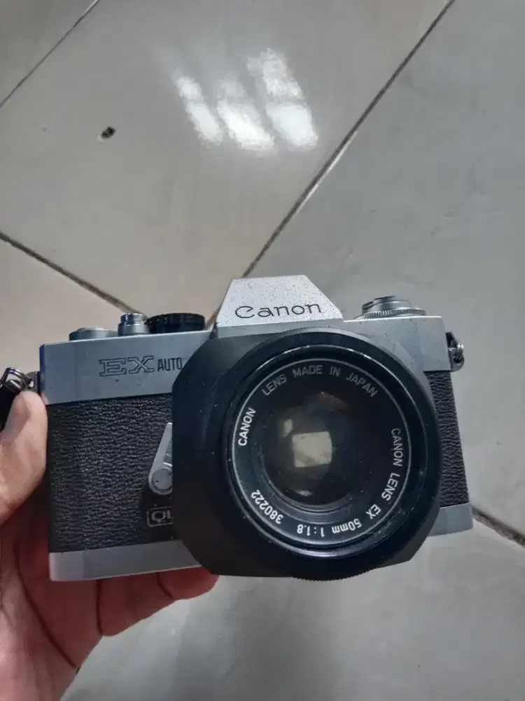 Canon EX AUTO QL + Lensa Canon EX 50mm f/1.8 - Kamera Film Analog
