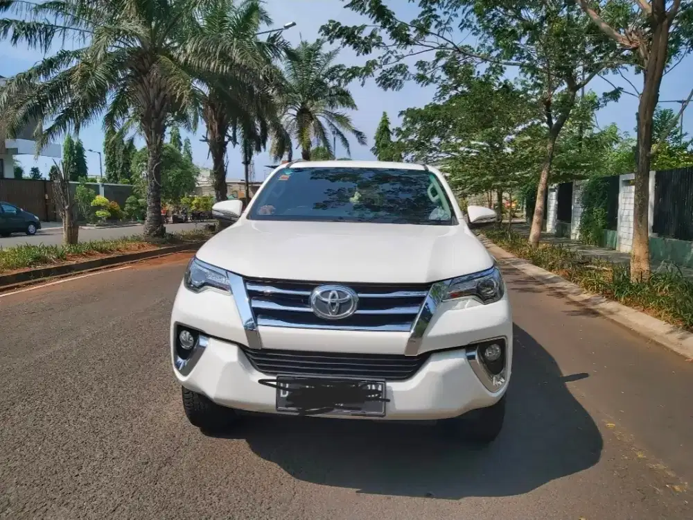 Toyota fortuner vrz 2.4 AT 2017 putih