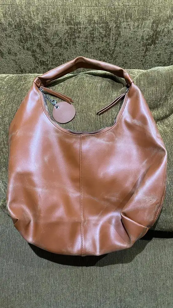 Tas warna coklat brand LF