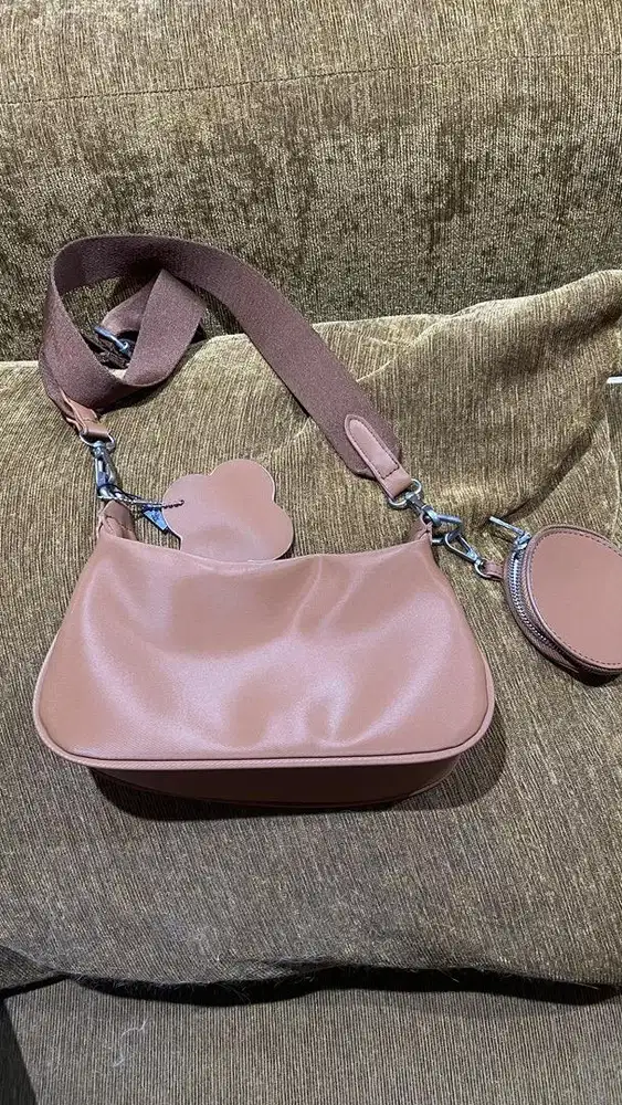 Tas warna coklat brand LF