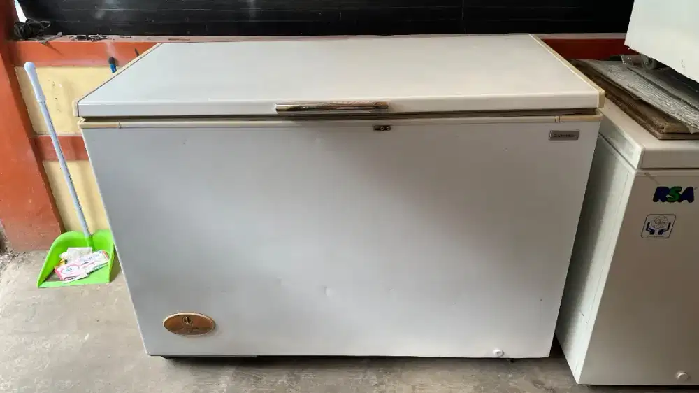 Electrolux frezeer box 450 liter ORI mulus