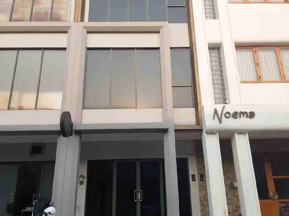 Disewa Cepat Ruko Maggiore Junction Gading Serpong Hadap Timur 3 lantai Siap Pakai