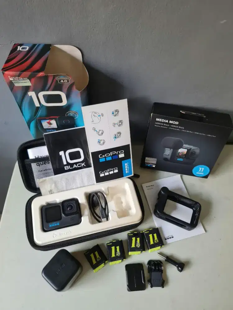 go pro hero 10 like new