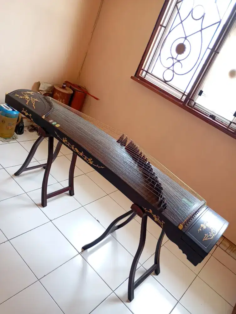 Dijual Cepat, Gu Qin/alat musik kecapi tradisional China