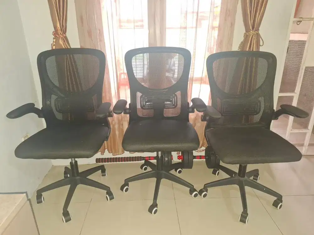 3 Kursi kantor/satuan