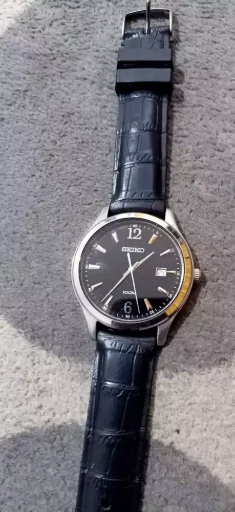 Jam tangan Seiko Classic original quartz