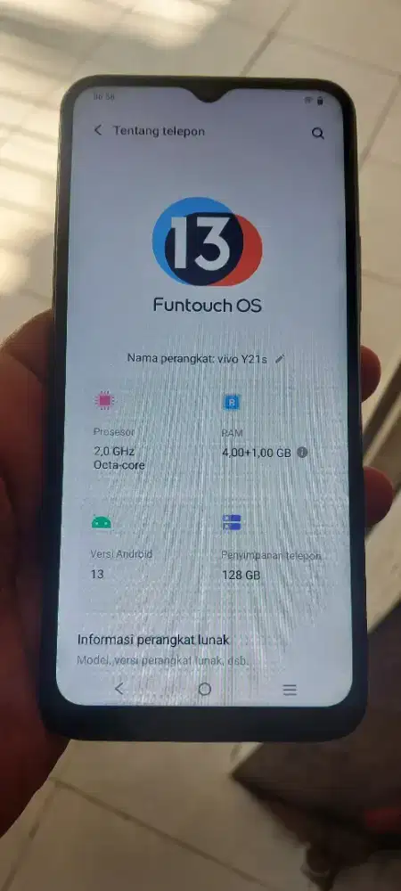 Vivo Y21s. 4+1/128. Normal. Hp aja batangan.