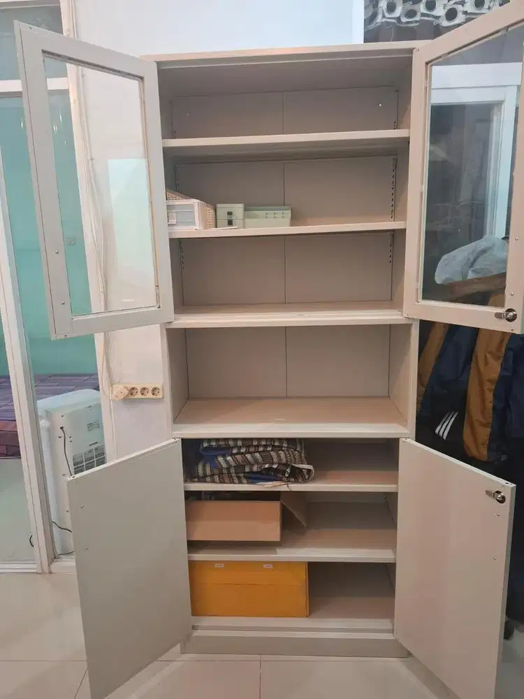 Lemari, Meja laci, Meja panjang