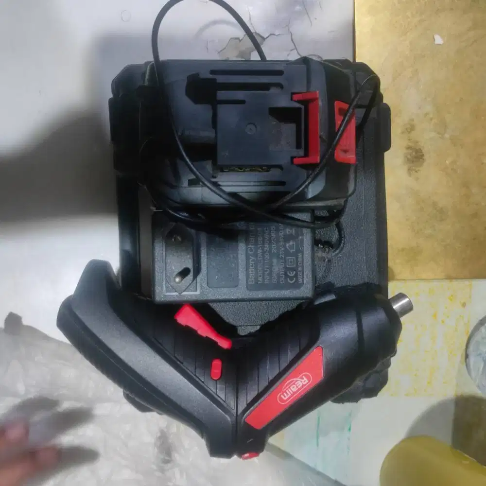 Impact Wrench REAIM 21V + Charger + Box | Bekas | NEGO