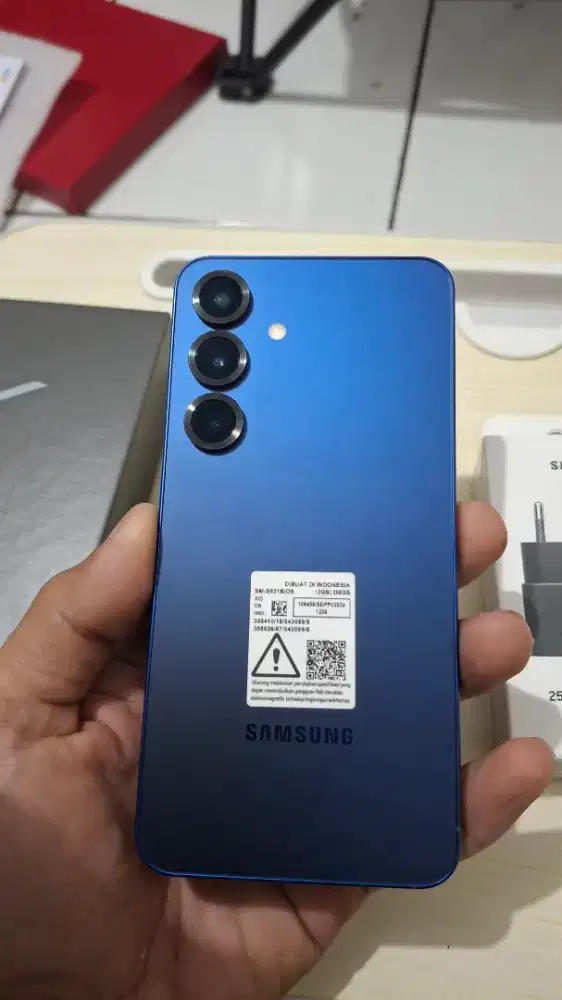 SAMSUNG S25 BASIC baru 1 minggu pakai