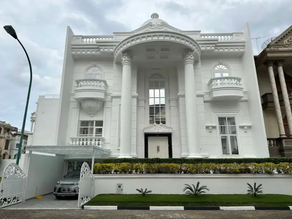 Villa di Komplek The Palace Residence ( Polonia )