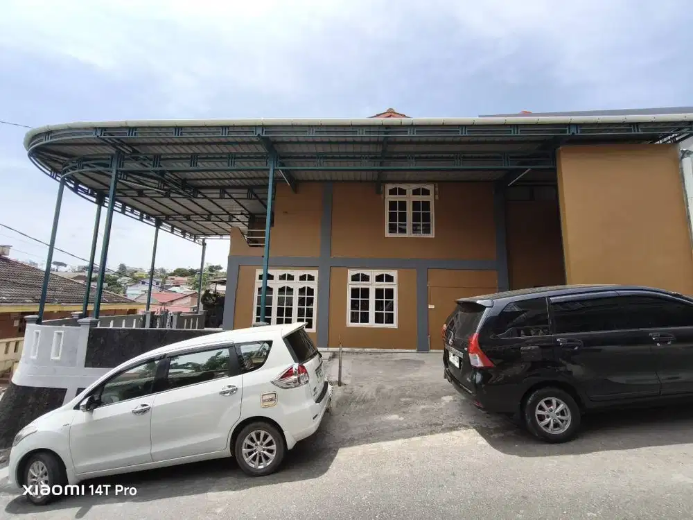 Dijual rumah 2 lantai, posisi hook 170/250