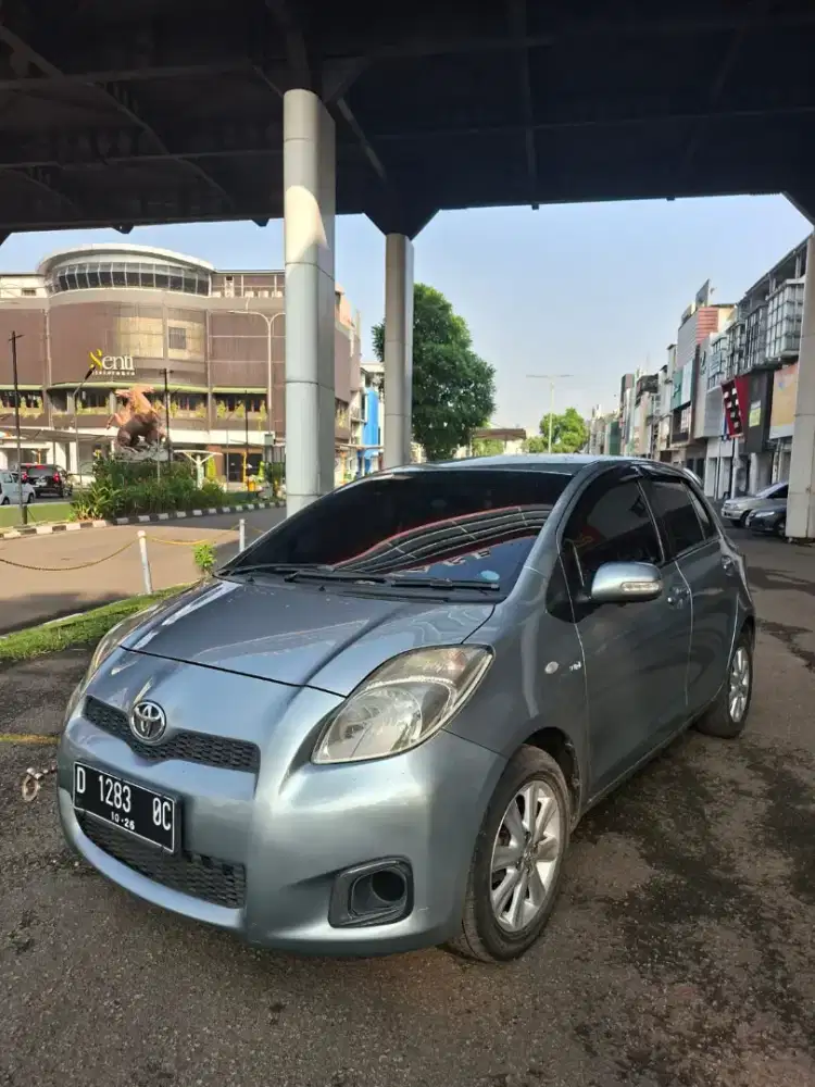 Toyota Yaris J 2011 MT