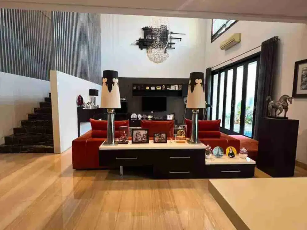 Dijual Rumah Mewah Graha Family Wiyung Surabaya Barat
