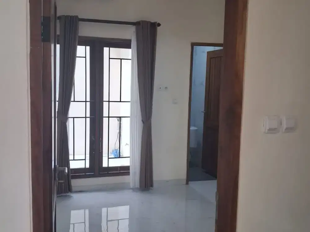 FOR RENT UNIT BARU RUMAH STARTEGIS DEKAT DENGAN PUSAT KOTA RENON