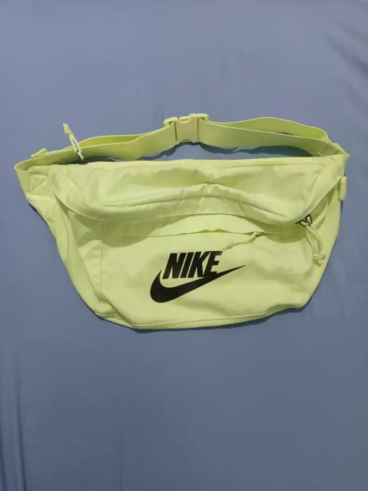 Tas WB nike hijau stabilo