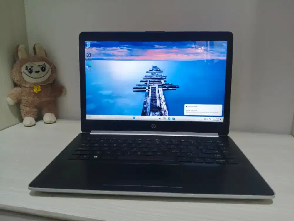 Laptop HP 14-cm0xxx -Ryzen 5 2500 -8GB -SSD 256GB -Desaigner