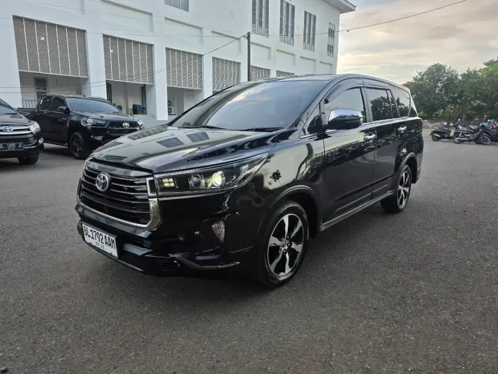 Toyota Innova Venturer Solar 2022 Metic