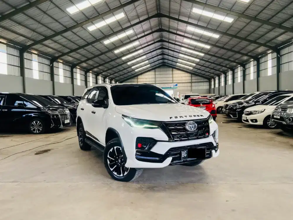 Toyota Fortuner 2.8 GR Sport 2022 / 2023 AT Matic, Sangat terawat