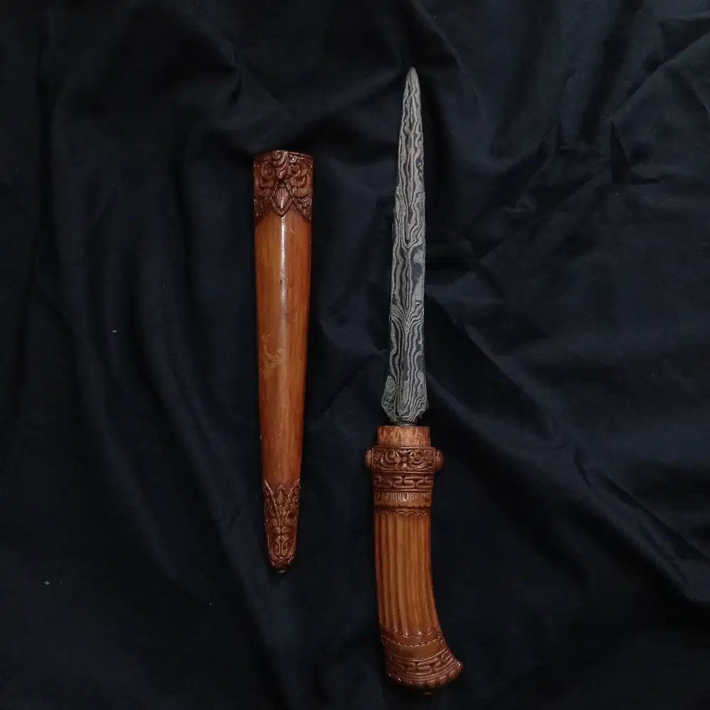 tombak sken sepuh godhong pring pamor ngulit semongko
