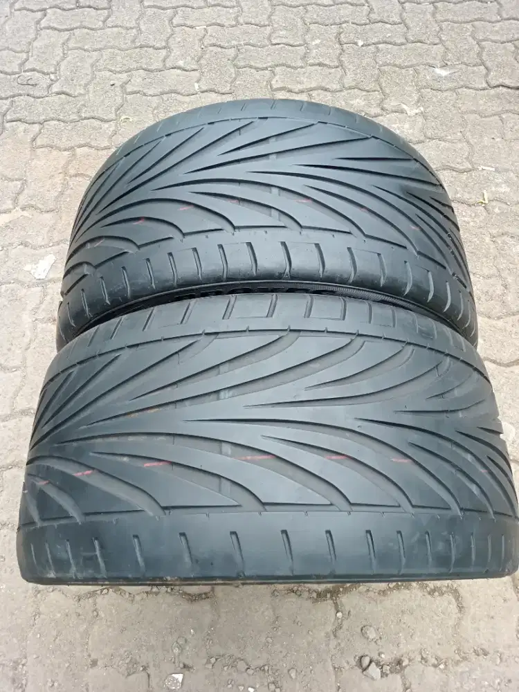 Toyo proxes 275 30 R19