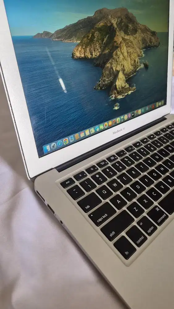 MacBook Air 13 inch i5/128GB