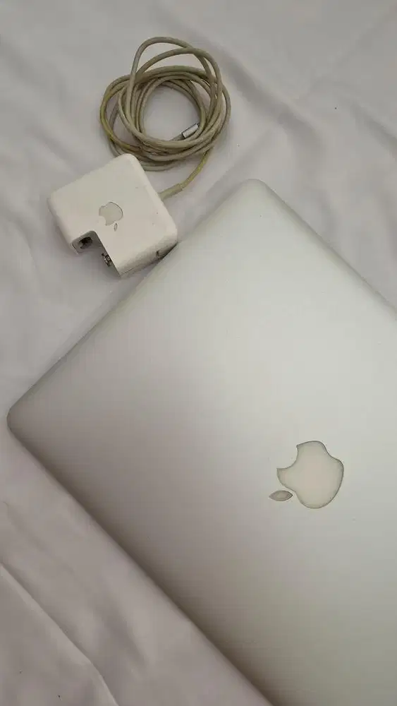 MacBook Air 13 inch i5/128GB