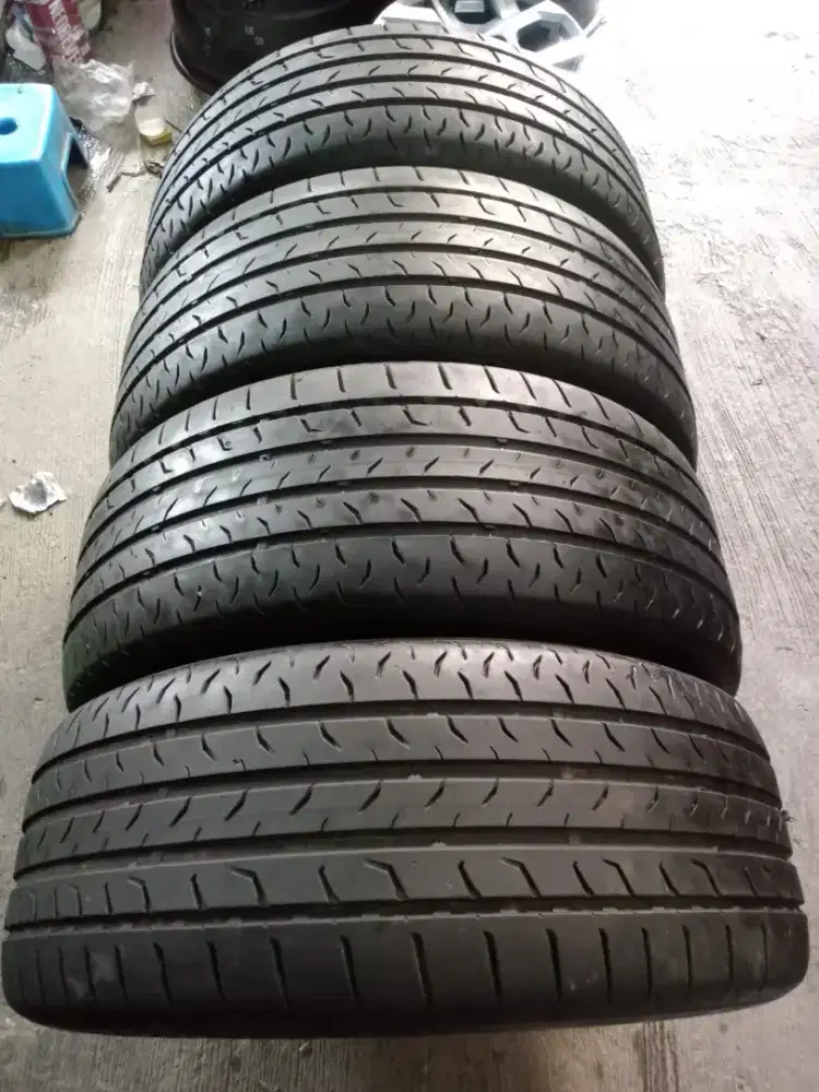 Continental 235 50 R18