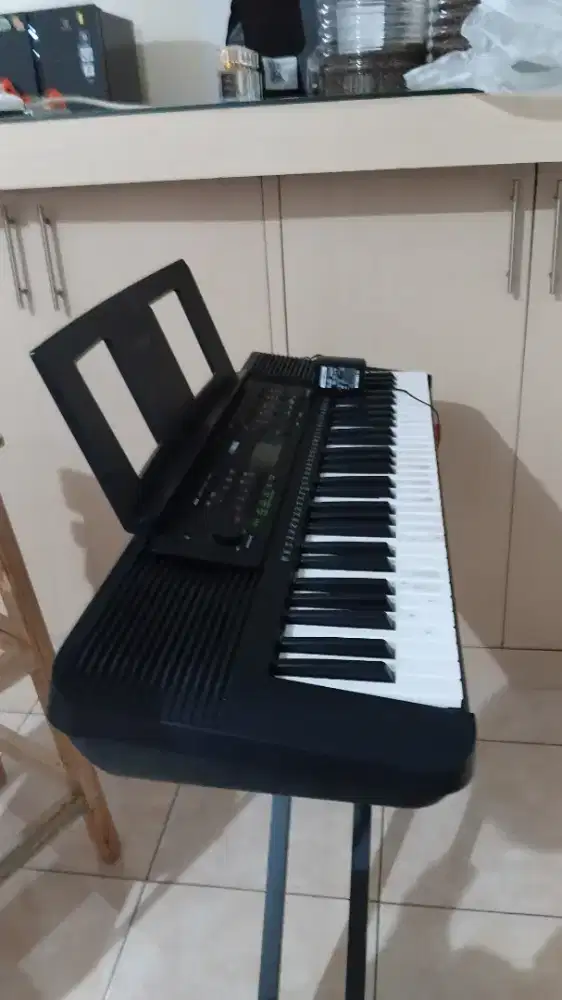 Keyboard yamaha tipe PSR-E383