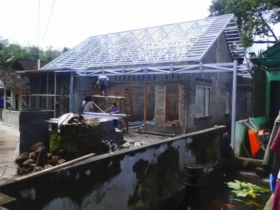 Baja Ringan TASO Cukup Seminggu Renovasi Atap Lapuk Rumah Anda