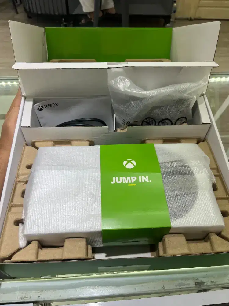XBOX SERIES S 512GB + 1 STIK