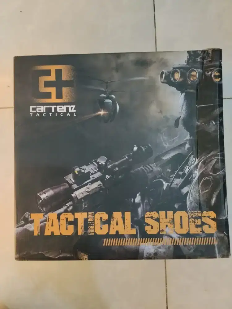 Sepatu tactical