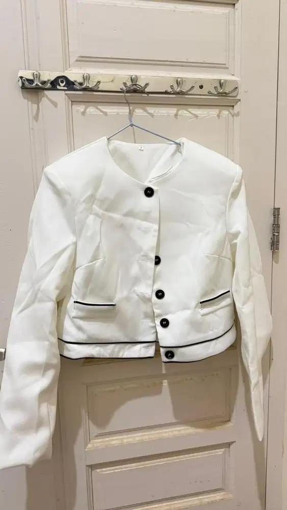 blazer putih ala zara