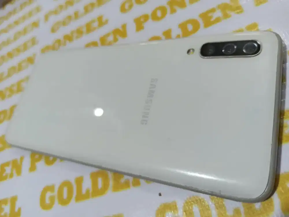 Galaxy A70-Marble White.4G.Ran 6/128GB #GOLDEN PONSEL