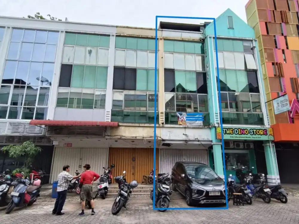 Disewakan Ruko 3 Lantai Strategis Komplek Pontianak Mall Jl Teuku Umar