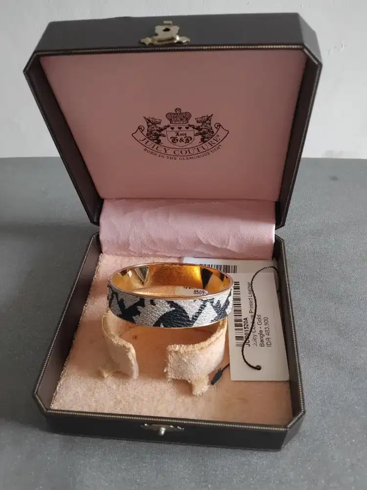 Dijual gelang merk juicy couture