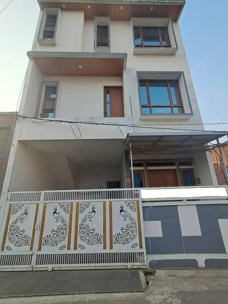 Dijual Rumah 3 Lantai Luas 84 ㎡ Full Bangunan