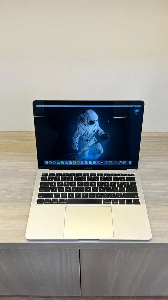 Macbook air 2018 13 ram 8/128Gb core i5
