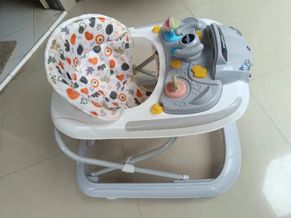Baby Walker baru seminggu beli seperti baru