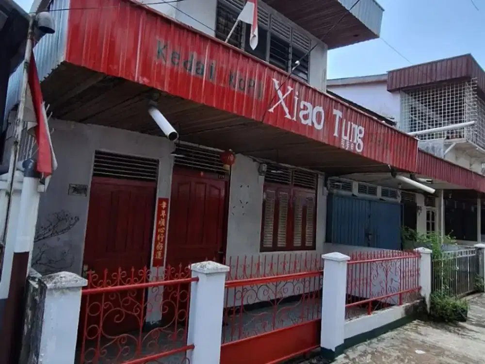 Dijual Rumah Vintage 2 Lantai Strategis di Komp Patimura Indah Pontianak Kota