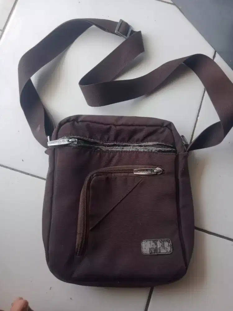 Tas merek condotti