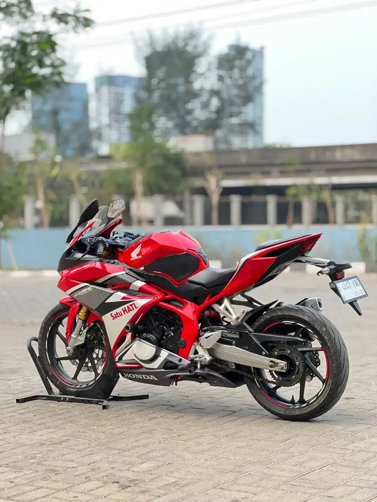 HONDA CBR250RR OLD ABS RED RACING 2017 KM 8K PAJAK ON SIAP TOURING
