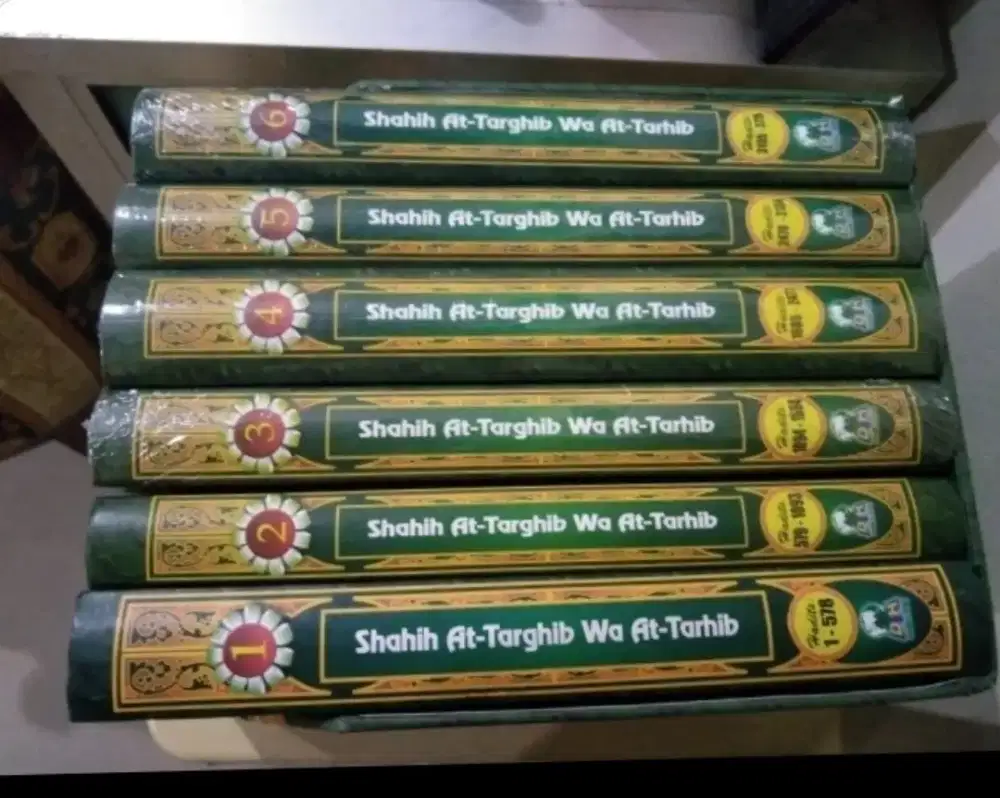 Hadist2 shahih edisi lengkap jilid 1 s/d 6 Dan riyadush sholihin 1 & 2