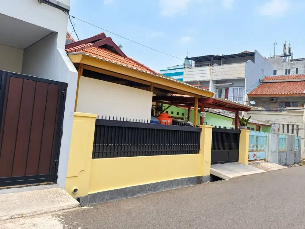 Rumah Siap Huni Lokasi Strategis di Tomang Jakarta Barat