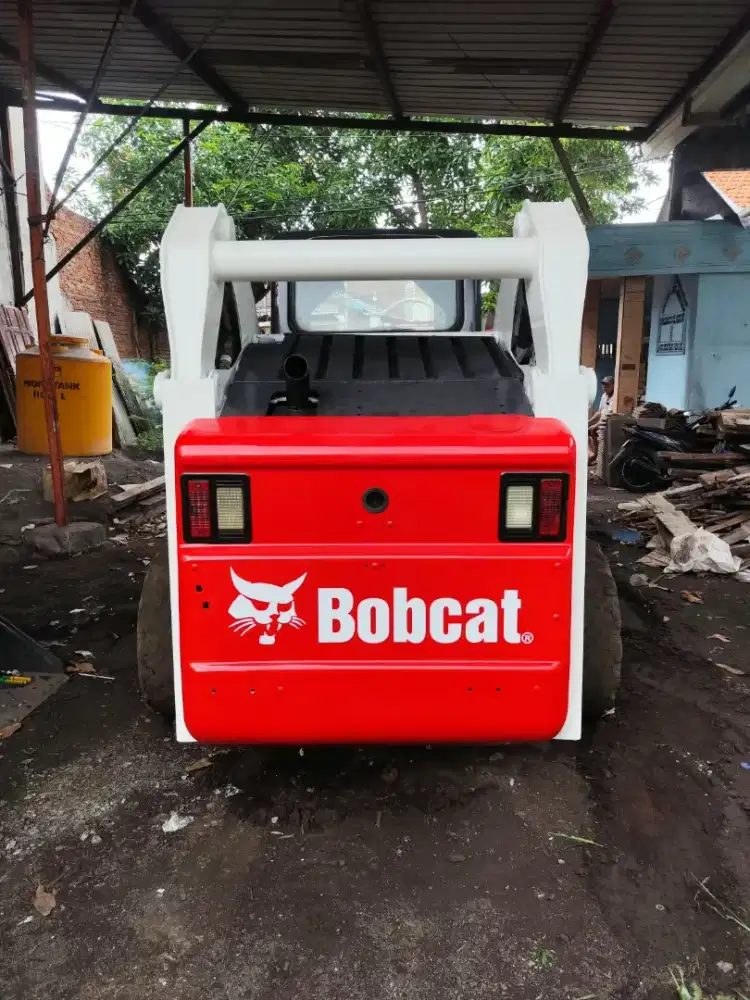 Skid loader bobcat S300