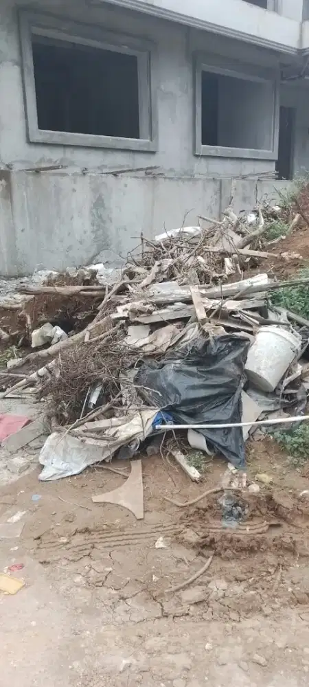 Cor pondasi cut and fill bongkar bangunan tua