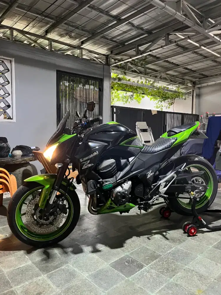 KAWASAKI Z800 TAHUN 2014