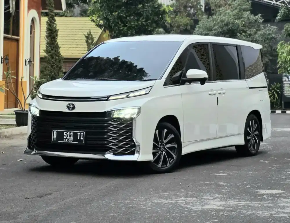 New VOXY TSS 2.0 AT 2022 KM 23rb RECORD TOYOTA BANDUNG