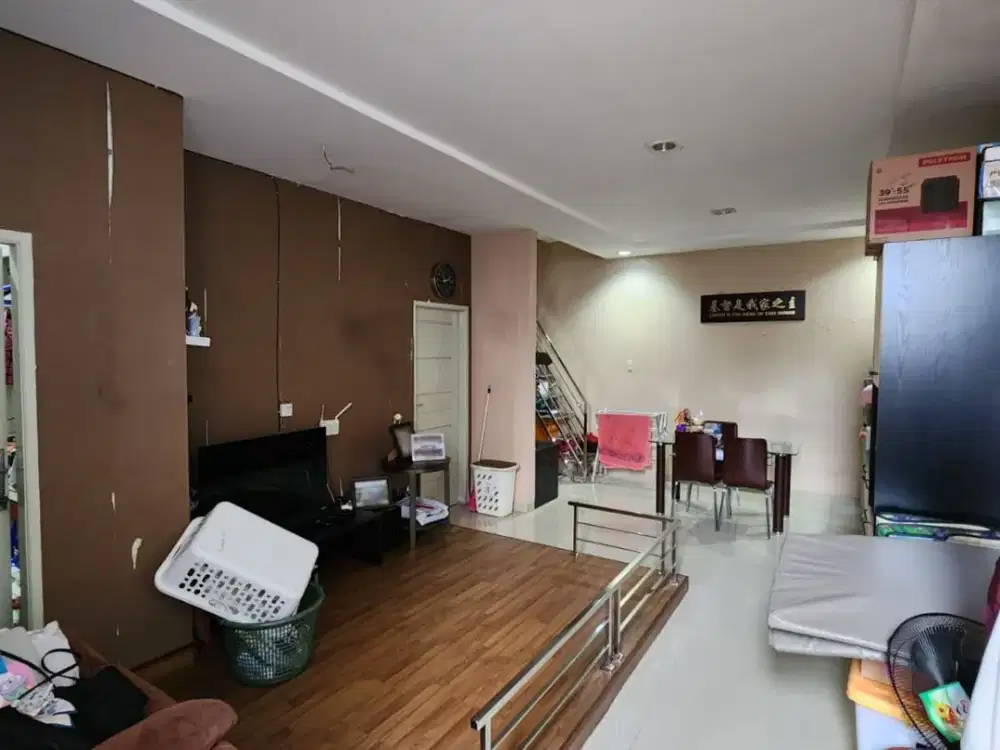 Dijual Rumah 1,5 Tingkat di Komplek Citra Garden Cluster Royal Garden - Medan
